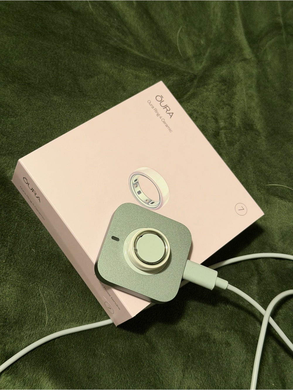 Oura Ring 4 Ceramic Petal Size 7
